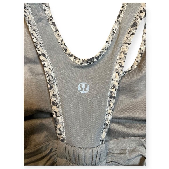 Lululemon Tone It Tank Size 6 Fleur Silver Spoon Ambient Gray Racerback - Picture 3 of 5